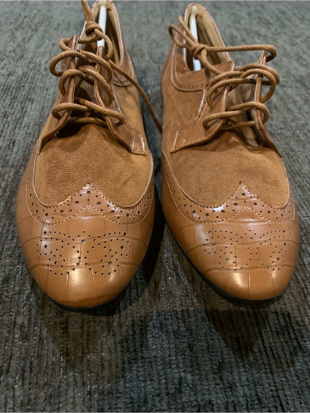 Womans Brown Wingtip Oxford Dress Shoes